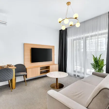 Your Paradise - Wander, Dine & Shop Apartment Pressburg
