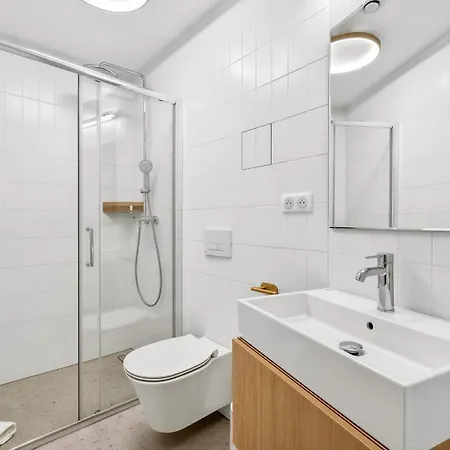 Your Paradise - Wander, Dine & Shop Apartment *