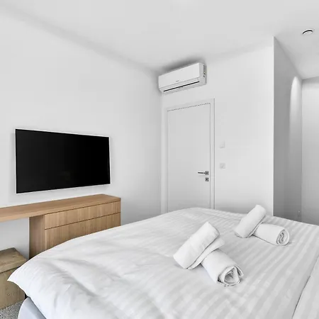 Apartment Your Paradise - Wander, Dine & Shop *