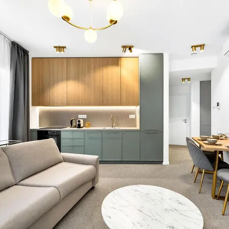 Your Paradise - Wander, Dine & Shop Apartment