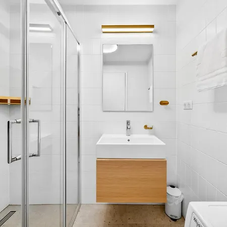 Your Paradise - Wander, Dine & Shop Apartment